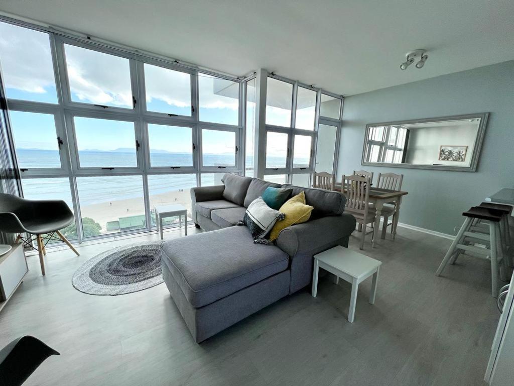 Beachfront With Endless Views! * Cape Town
