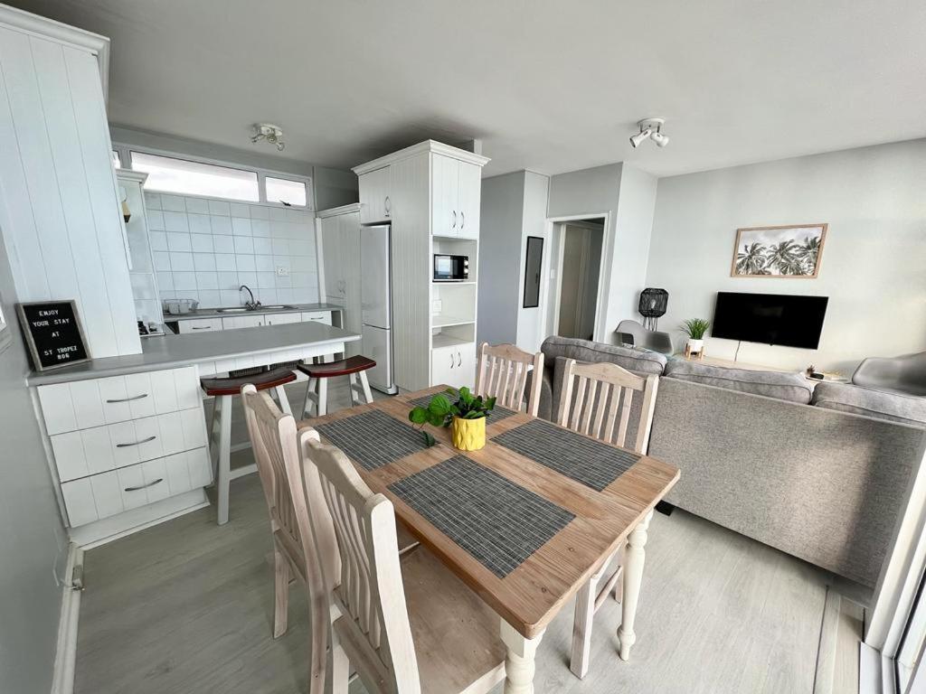 Apartment Beachfront With Endless Views! *