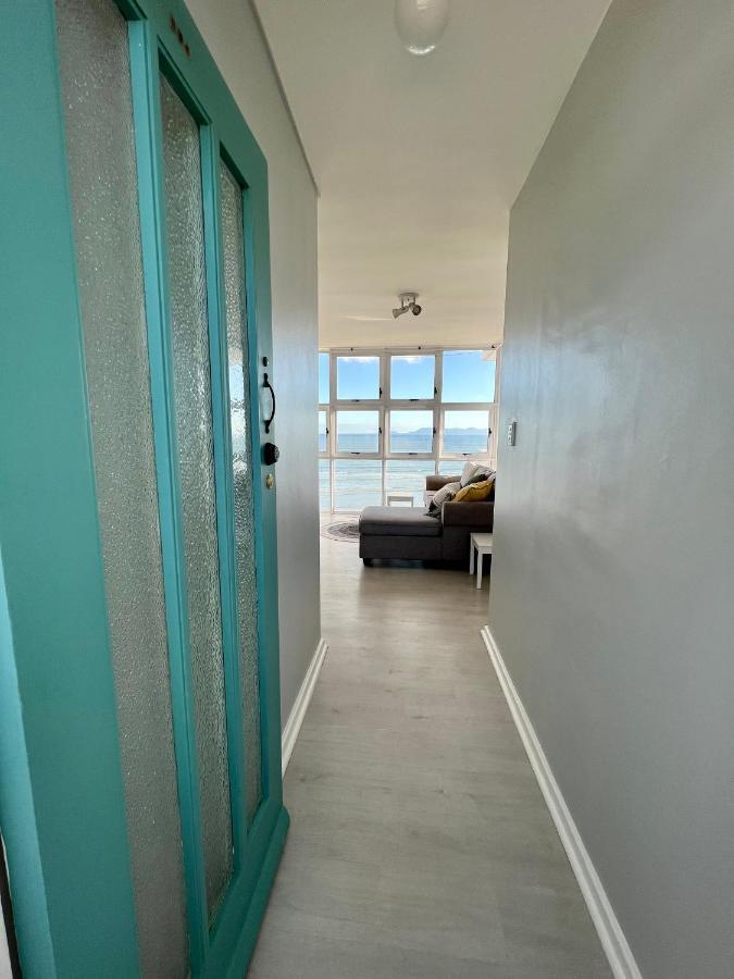 Beachfront With Endless Views!