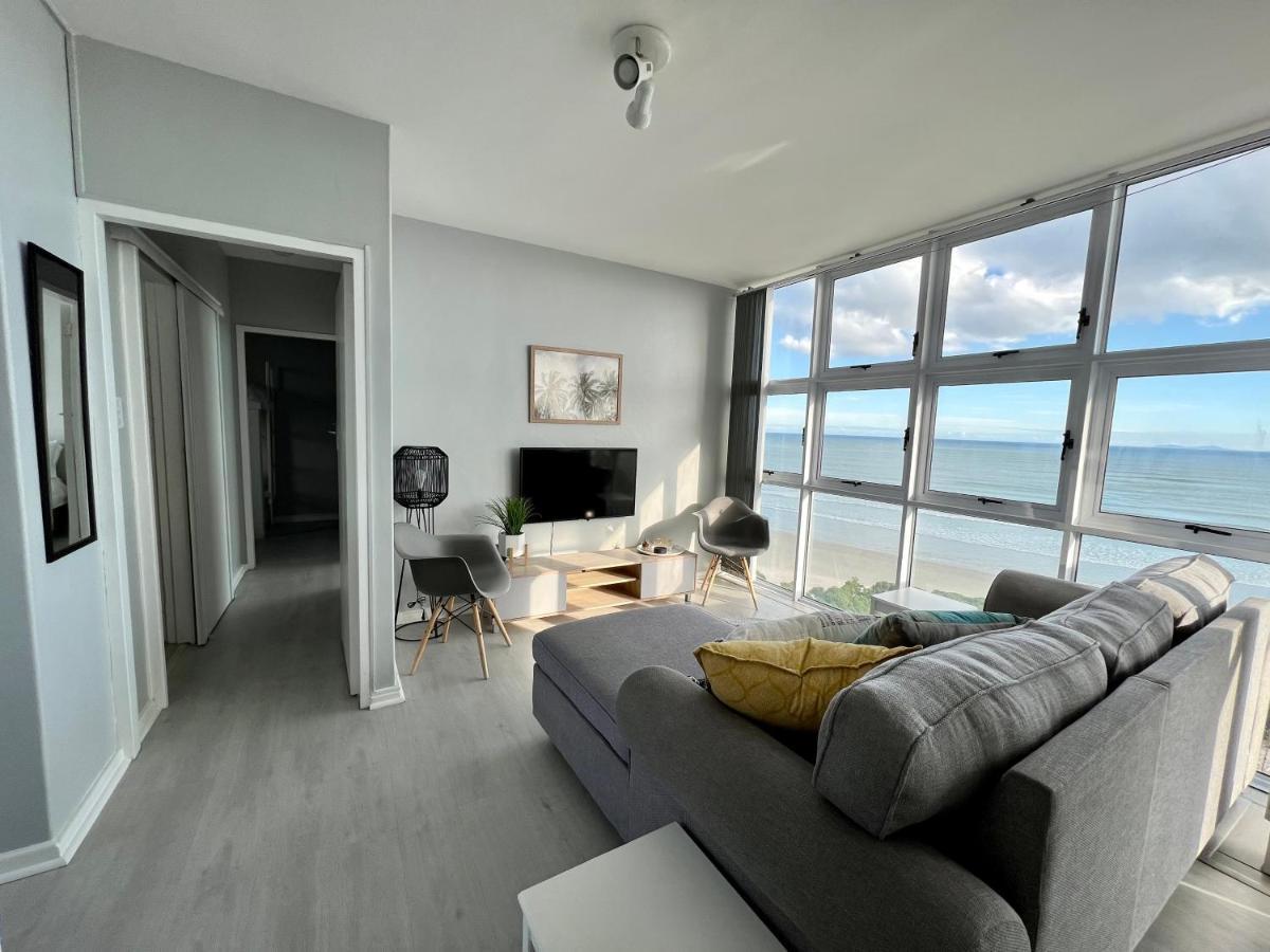 Beachfront With Endless Views! *