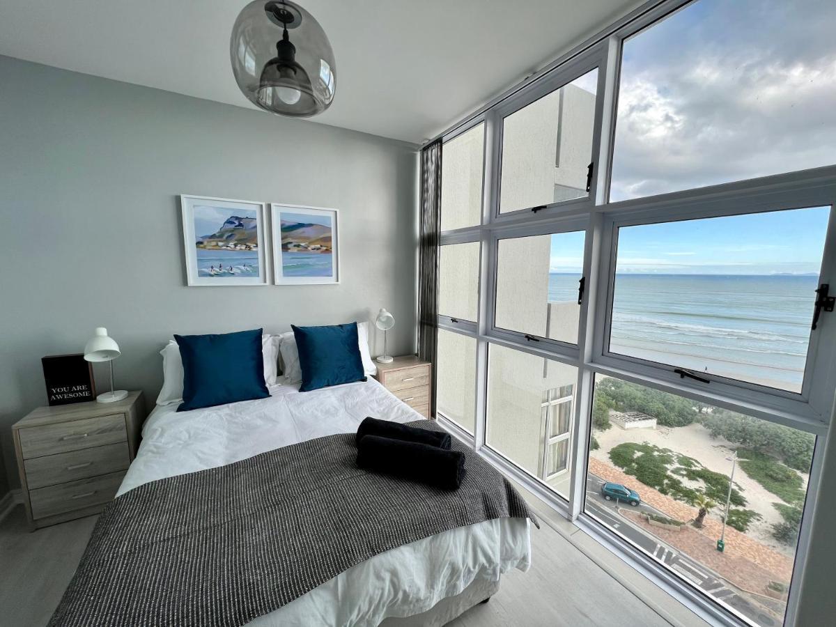 Apartment Beachfront With Endless Views! Cape Town